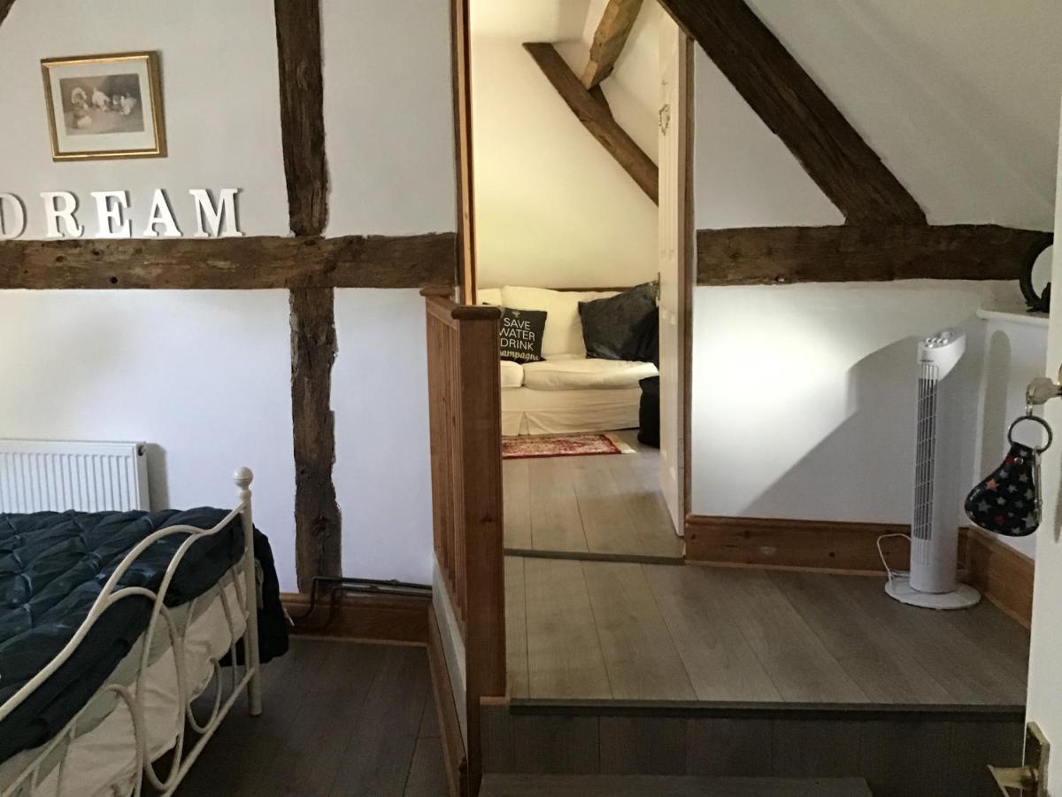 Bed and Breakfast La Ville - Les Petits Champs Buais-les-Monts Екстер'єр фото